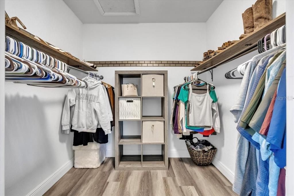 Active With Contract: $299,000 (3 beds, 2 baths, 1229 Square Feet)