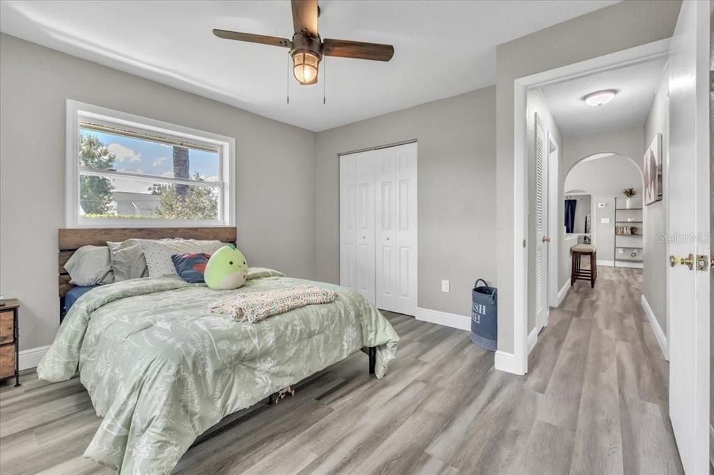 Active With Contract: $299,000 (3 beds, 2 baths, 1229 Square Feet)