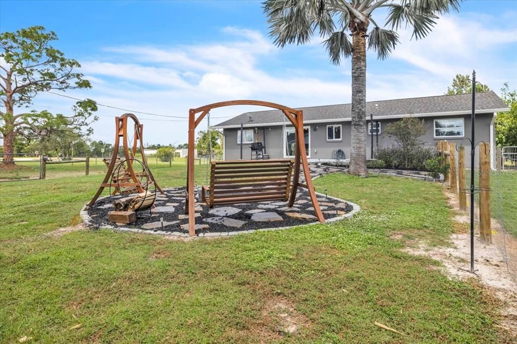 Active With Contract: $299,000 (3 beds, 2 baths, 1229 Square Feet)