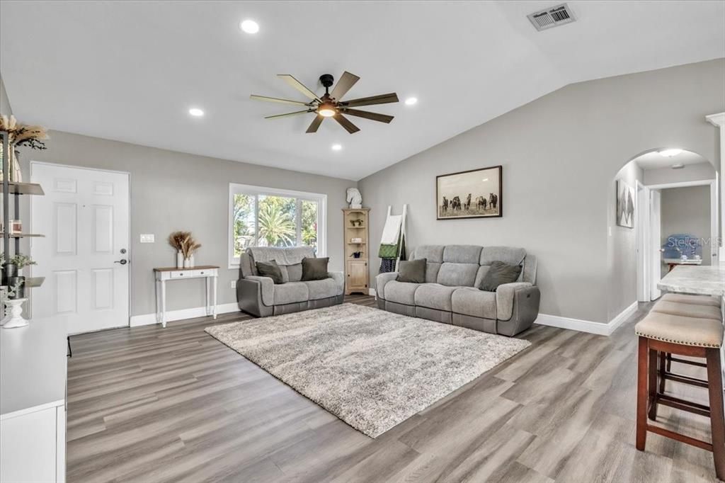 Active With Contract: $299,000 (3 beds, 2 baths, 1229 Square Feet)