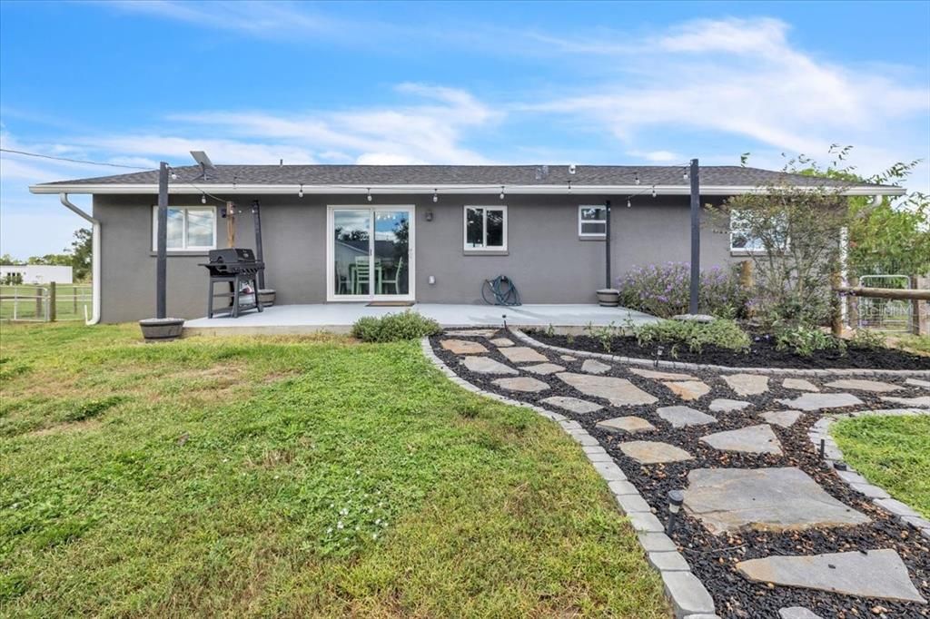 Active With Contract: $299,000 (3 beds, 2 baths, 1229 Square Feet)