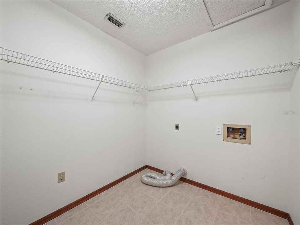 For Sale: $180,000 (2 beds, 2 baths, 1238 Square Feet)