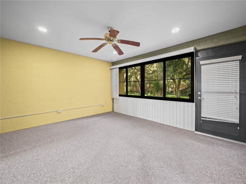 For Sale: $180,000 (2 beds, 2 baths, 1238 Square Feet)