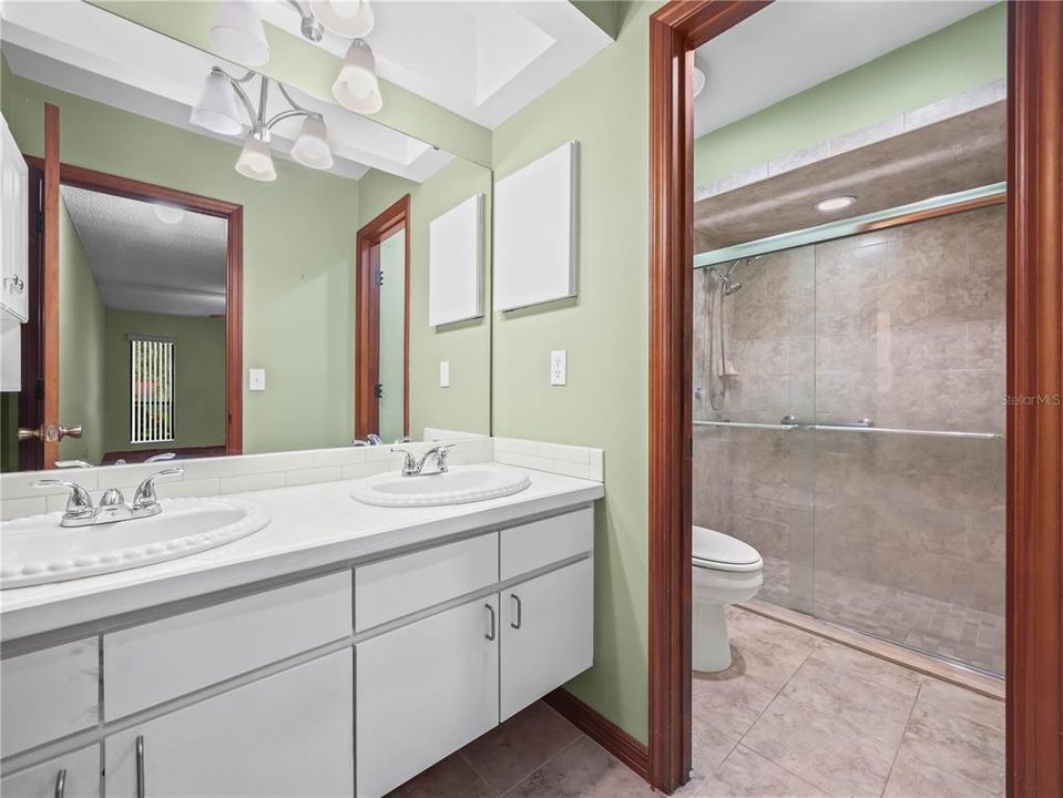 For Sale: $180,000 (2 beds, 2 baths, 1238 Square Feet)