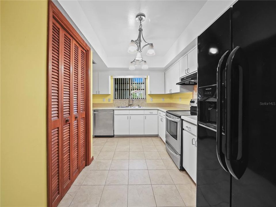 For Sale: $180,000 (2 beds, 2 baths, 1238 Square Feet)