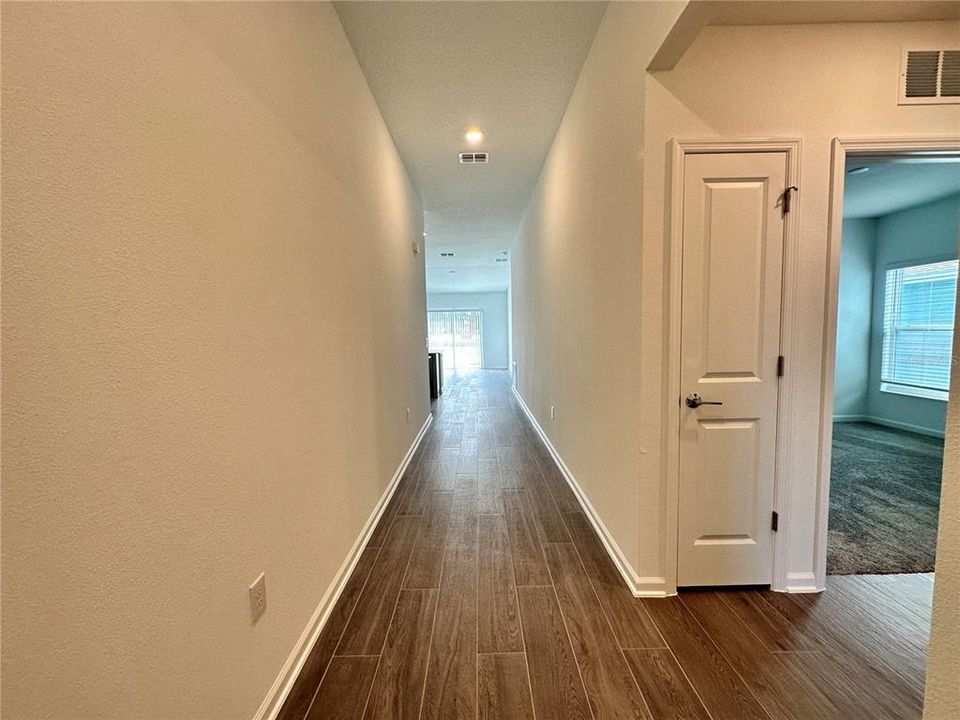 Под контрактом: $1,999 (3 спален, 2 ванн, 1560 Квадратных фут)