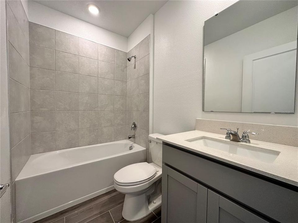 Под контрактом: $1,999 (3 спален, 2 ванн, 1560 Квадратных фут)