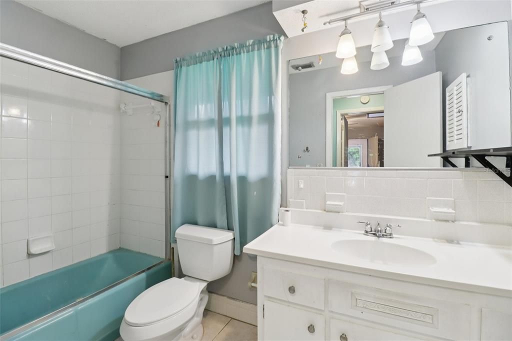 For Sale: $349,900 (4 beds, 2 baths, 2631 Square Feet)