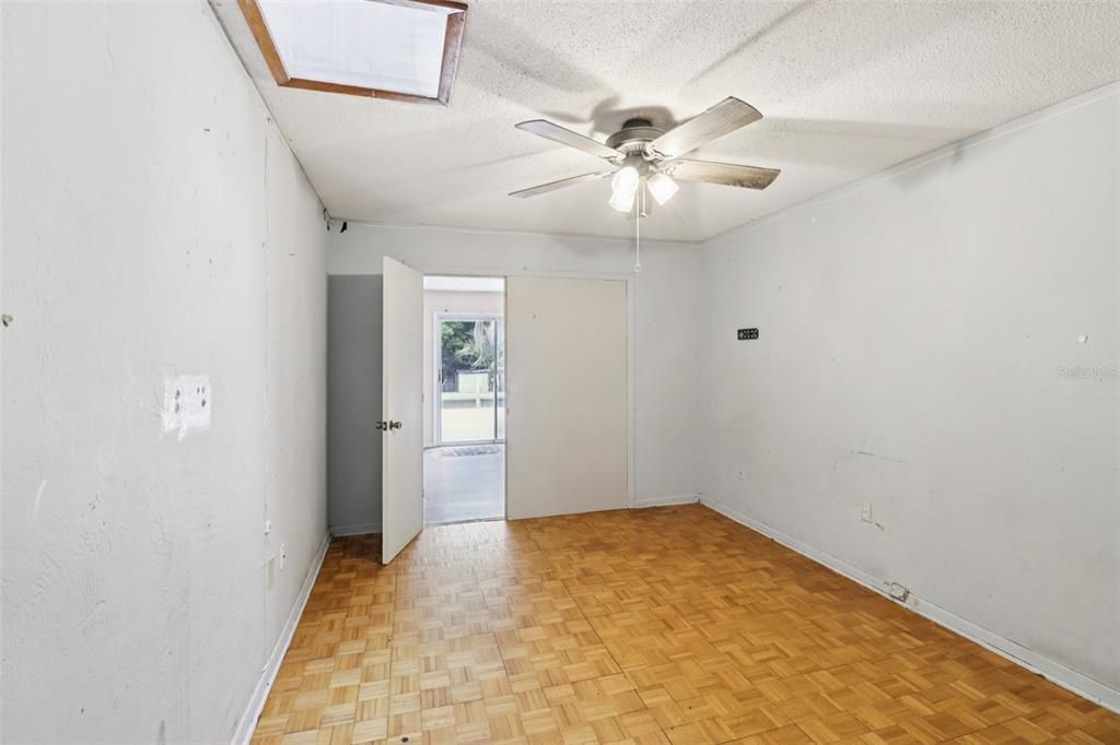 For Sale: $349,900 (4 beds, 2 baths, 2631 Square Feet)