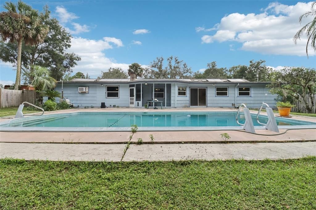 For Sale: $349,900 (4 beds, 2 baths, 2631 Square Feet)