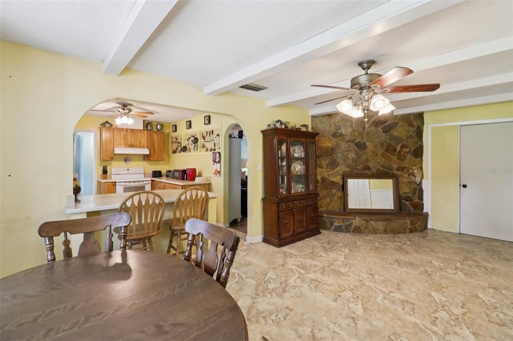 For Sale: $349,900 (4 beds, 2 baths, 2631 Square Feet)