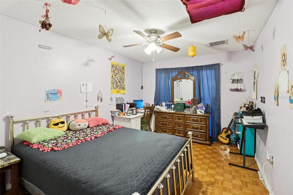 For Sale: $349,900 (4 beds, 2 baths, 2631 Square Feet)