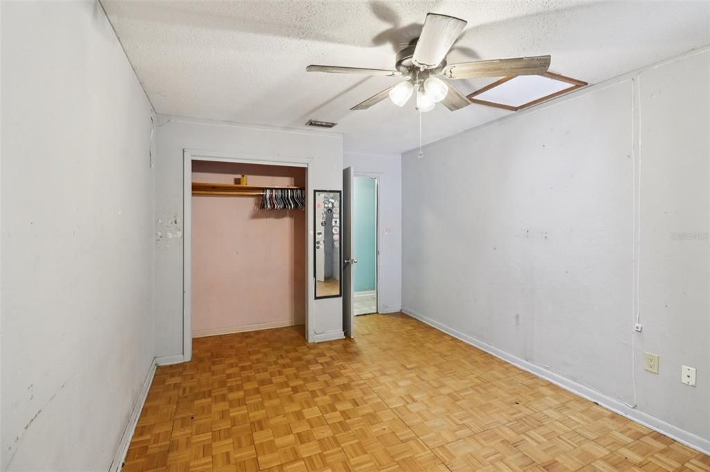 For Sale: $349,900 (4 beds, 2 baths, 2631 Square Feet)