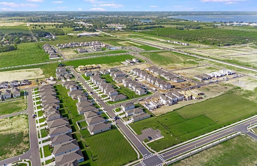 合同活跃: $343,000 (4 贝兹, 3 浴室, 2106 平方英尺)