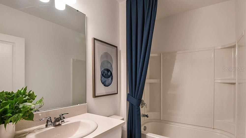 合同活跃: $343,000 (4 贝兹, 3 浴室, 2106 平方英尺)