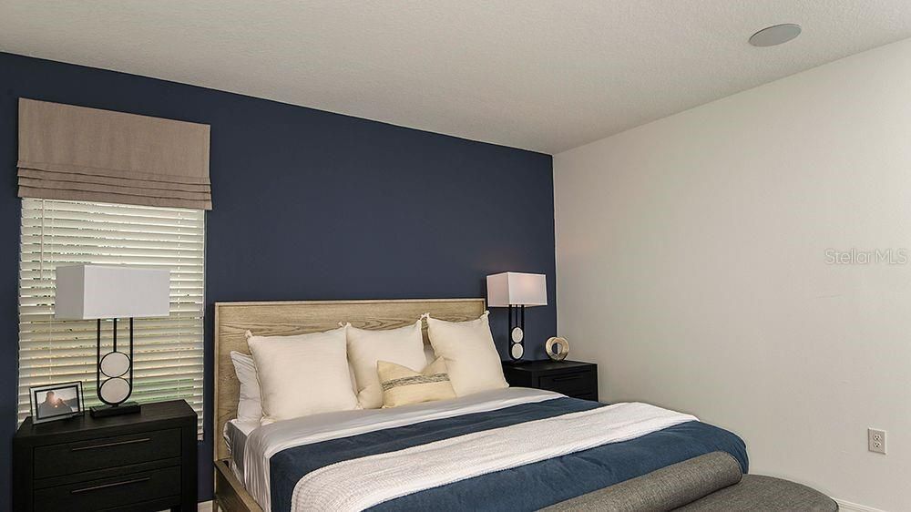 合同活跃: $343,000 (4 贝兹, 3 浴室, 2106 平方英尺)