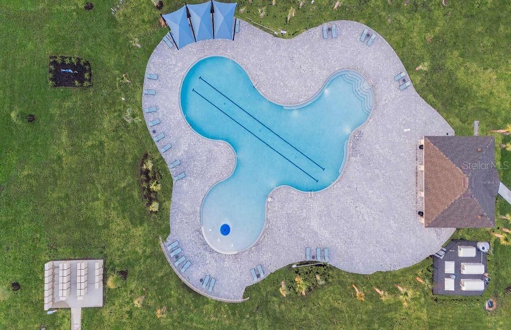 合同活跃: $343,000 (4 贝兹, 3 浴室, 2106 平方英尺)