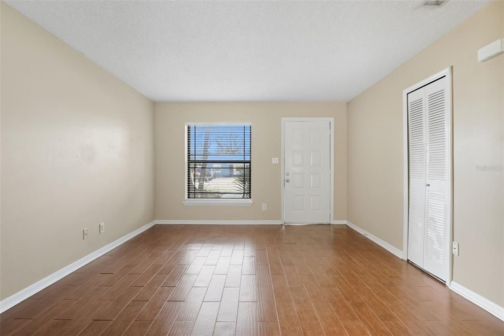 В аренду: $1,650 (2 спален, 2 ванн, 1014 Квадратных фут)