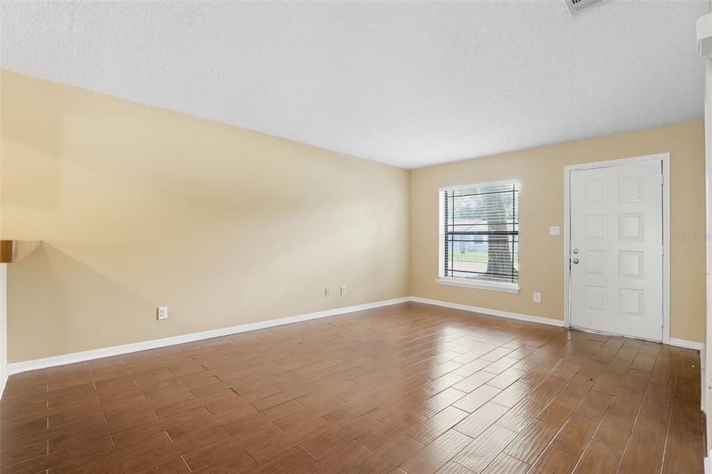 В аренду: $1,650 (2 спален, 2 ванн, 1014 Квадратных фут)