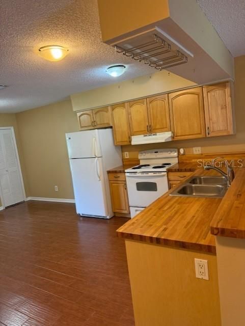 В аренду: $1,650 (2 спален, 2 ванн, 1014 Квадратных фут)