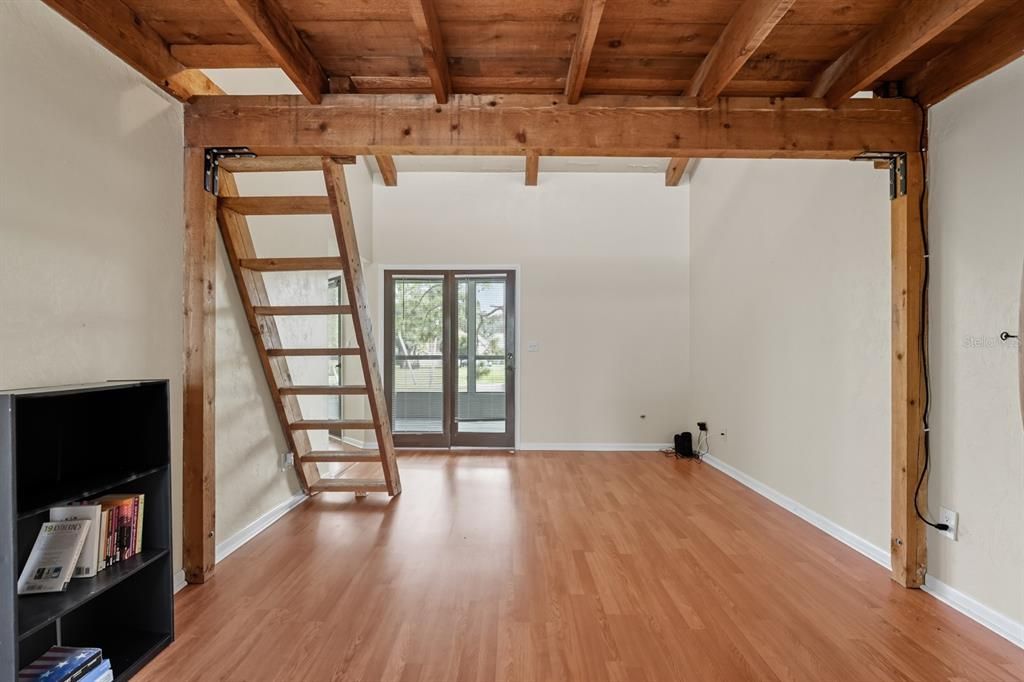 En Venta: $160,000 (2 camas, 2 baños, 1330 Pies cuadrados)