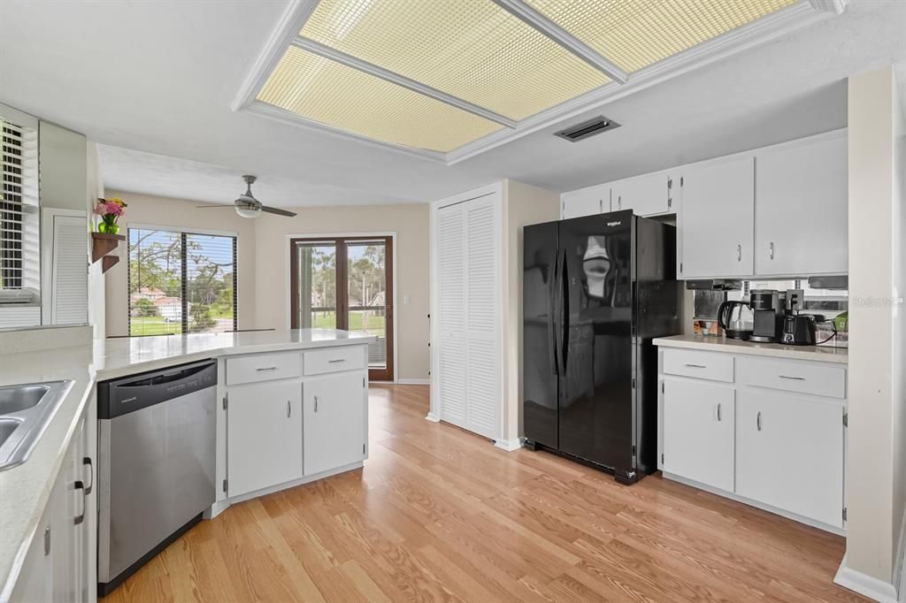 En Venta: $160,000 (2 camas, 2 baños, 1330 Pies cuadrados)