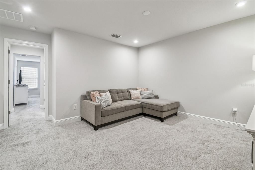 Active With Contract: $415,000 (3 beds, 2 baths, 1968 Square Feet)