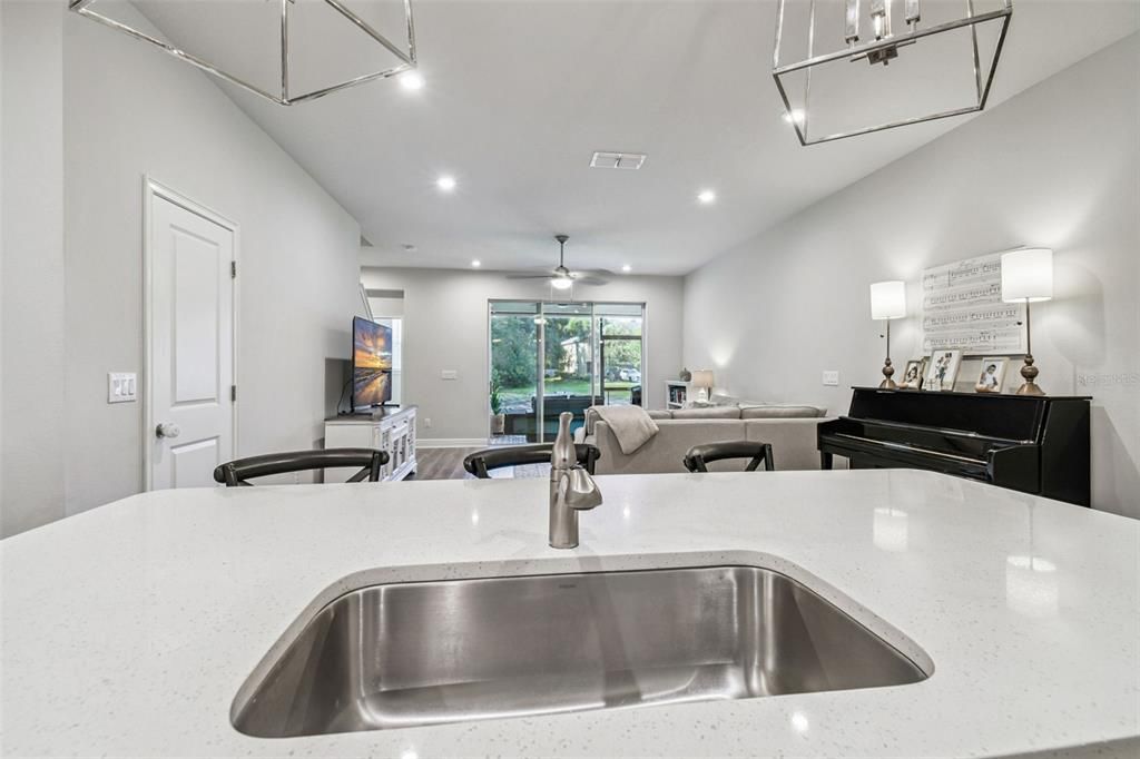 Active With Contract: $415,000 (3 beds, 2 baths, 1968 Square Feet)