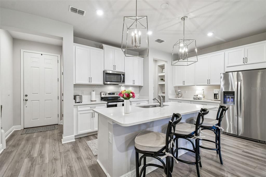 Active With Contract: $415,000 (3 beds, 2 baths, 1968 Square Feet)