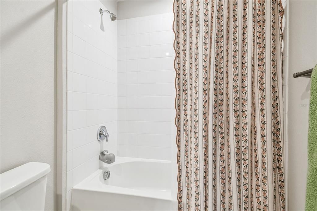 Active With Contract: $415,000 (3 beds, 2 baths, 1968 Square Feet)