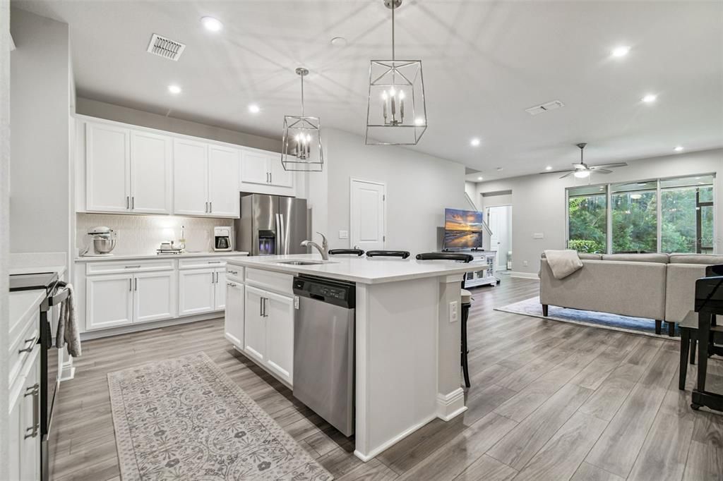 Active With Contract: $415,000 (3 beds, 2 baths, 1968 Square Feet)