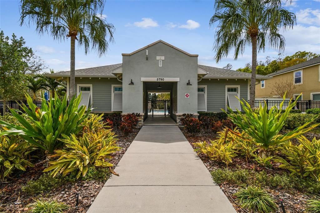 Active With Contract: $415,000 (3 beds, 2 baths, 1968 Square Feet)