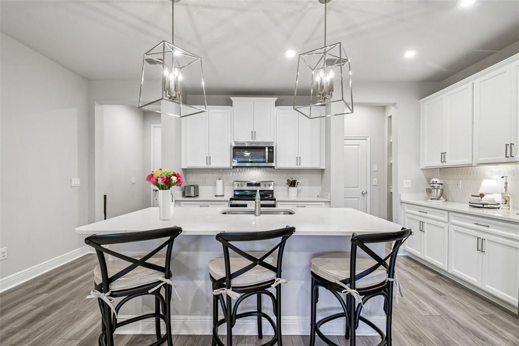 Active With Contract: $415,000 (3 beds, 2 baths, 1968 Square Feet)