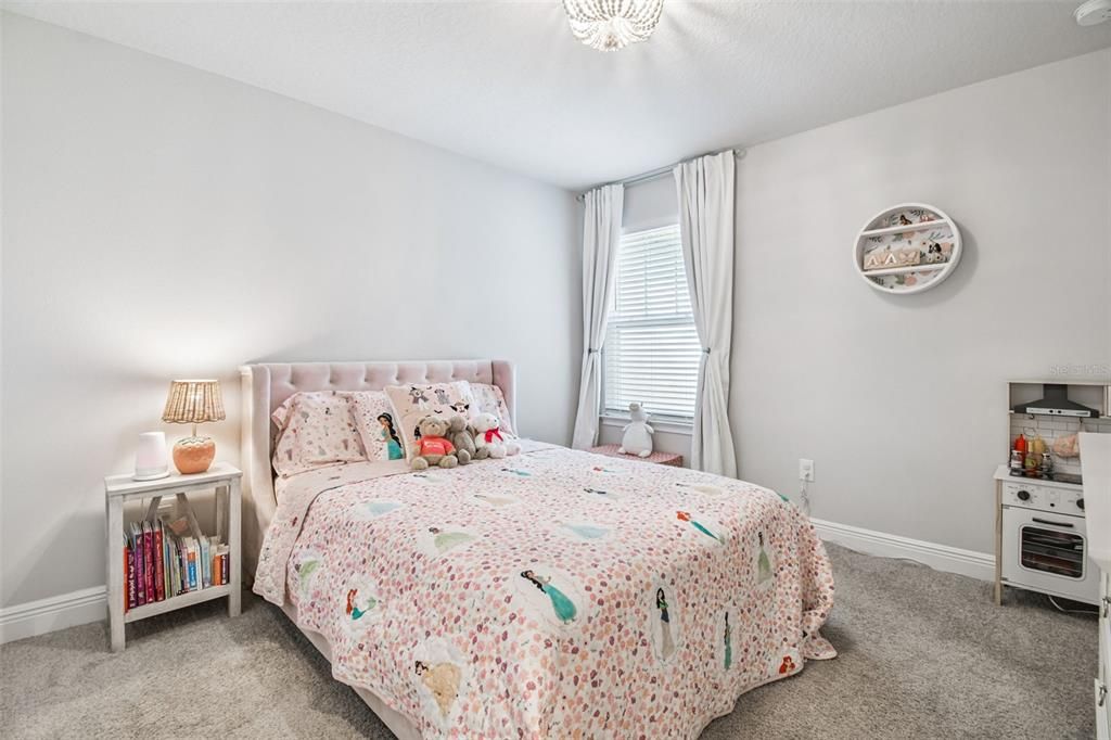 Active With Contract: $415,000 (3 beds, 2 baths, 1968 Square Feet)