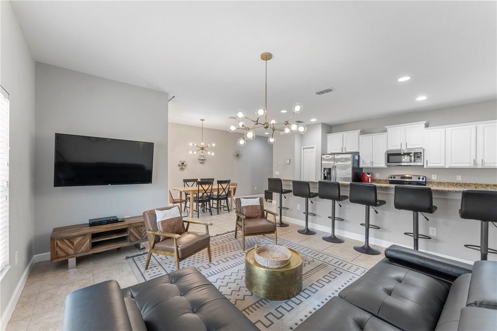 For Rent: $2,600 (4 beds, 3 baths, 1902 Square Feet)