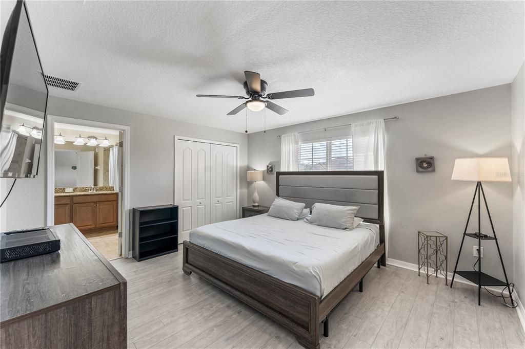 For Rent: $2,600 (4 beds, 3 baths, 1902 Square Feet)