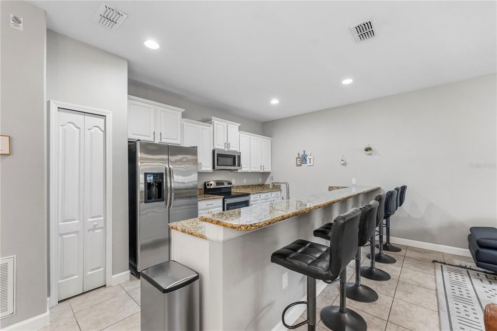 For Rent: $2,600 (4 beds, 3 baths, 1902 Square Feet)