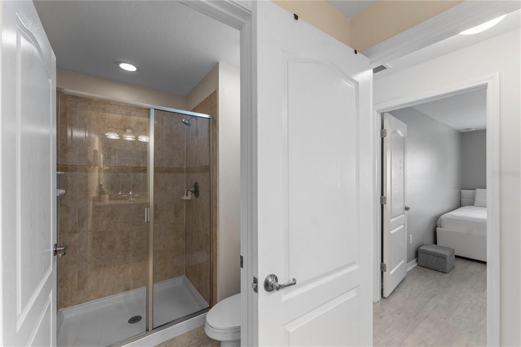 For Rent: $2,600 (4 beds, 3 baths, 1902 Square Feet)