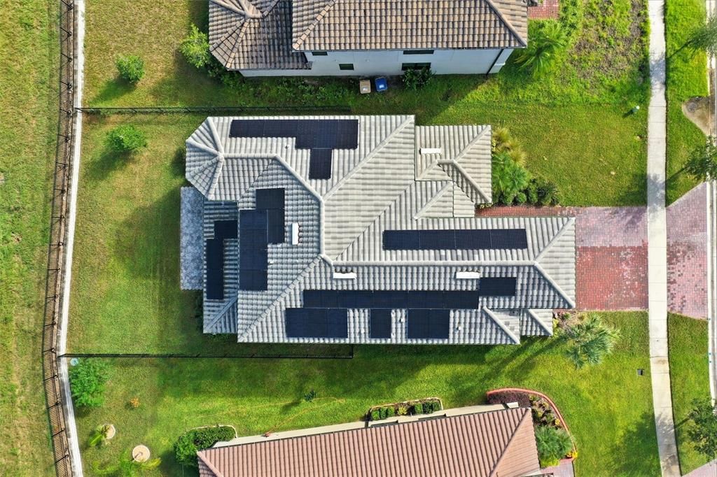 Под контрактом: $589,000 (4 спален, 3 ванн, 3436 Квадратных фут)