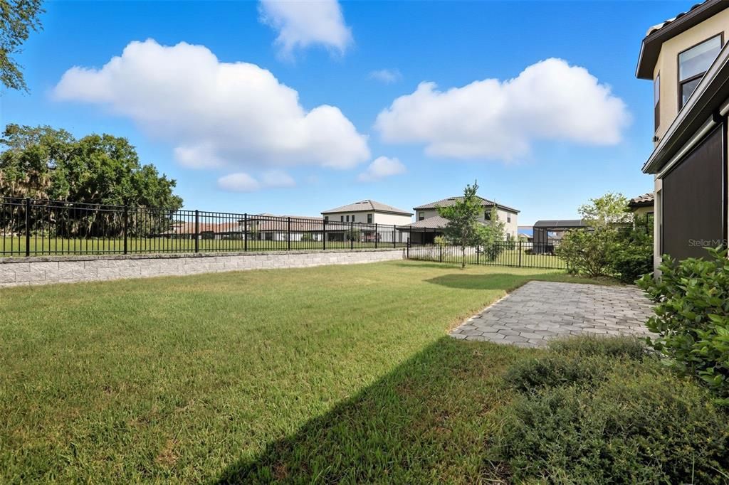 Под контрактом: $589,000 (4 спален, 3 ванн, 3436 Квадратных фут)