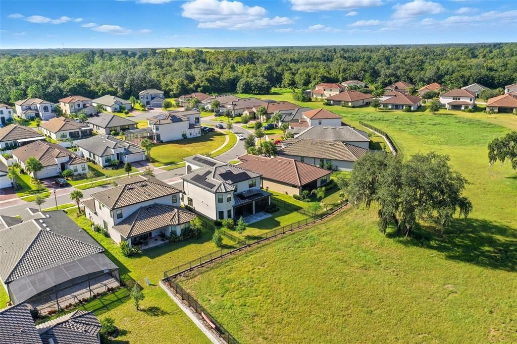 Под контрактом: $589,000 (4 спален, 3 ванн, 3436 Квадратных фут)