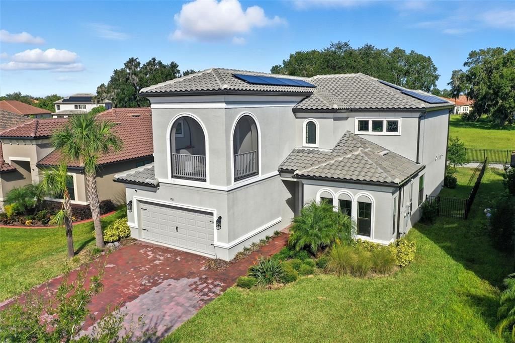 Под контрактом: $589,000 (4 спален, 3 ванн, 3436 Квадратных фут)