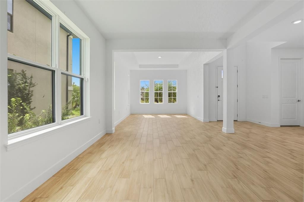 Под контрактом: $589,000 (4 спален, 3 ванн, 3436 Квадратных фут)