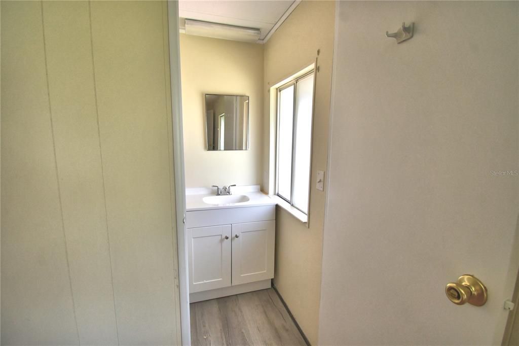 For Sale: $99,000 (2 beds, 2 baths, 1035 Square Feet)