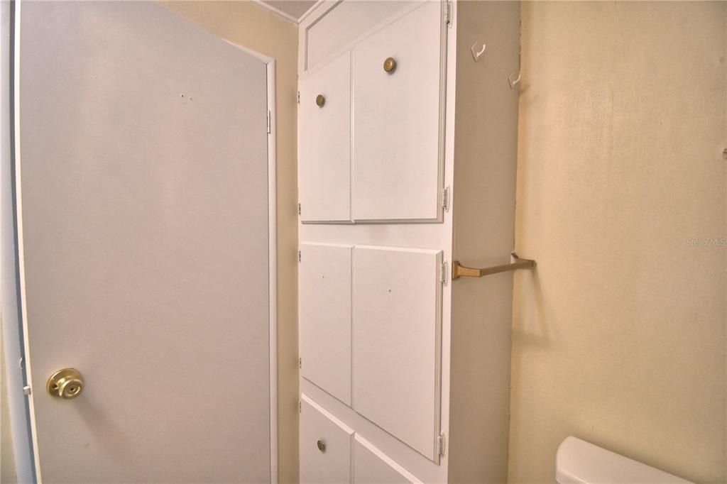 For Sale: $99,000 (2 beds, 2 baths, 1035 Square Feet)