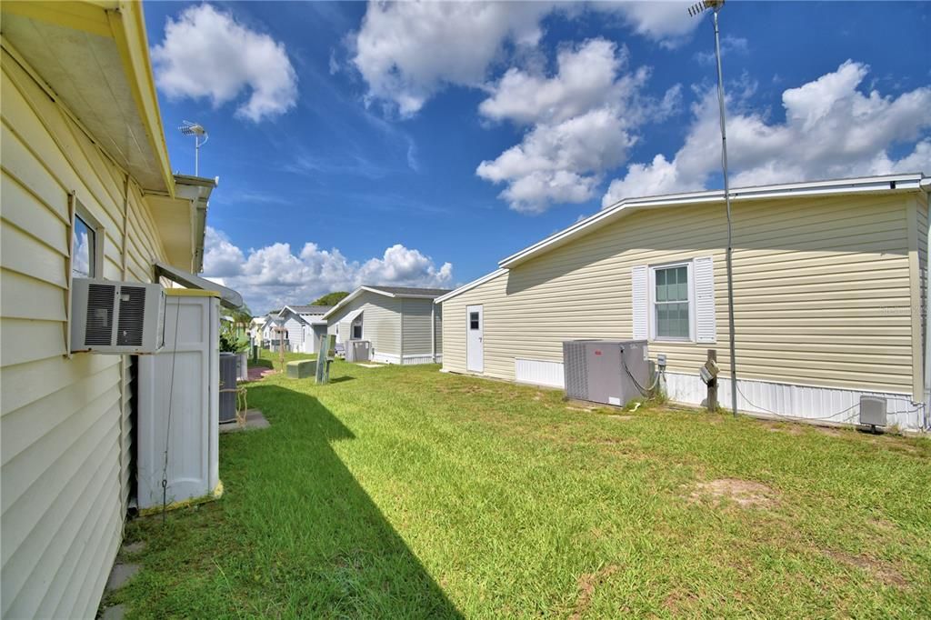 For Sale: $99,000 (2 beds, 2 baths, 1035 Square Feet)