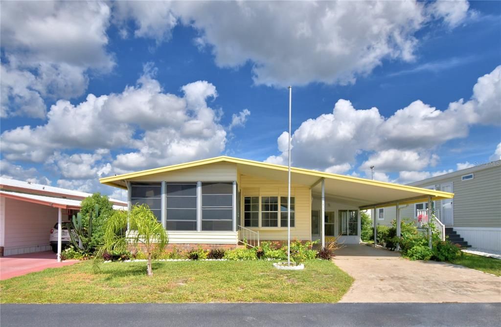 For Sale: $99,000 (2 beds, 2 baths, 1035 Square Feet)