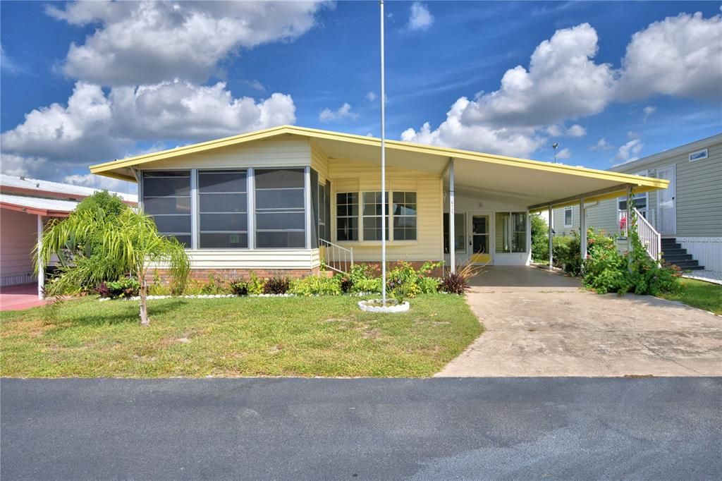 For Sale: $99,000 (2 beds, 2 baths, 1035 Square Feet)