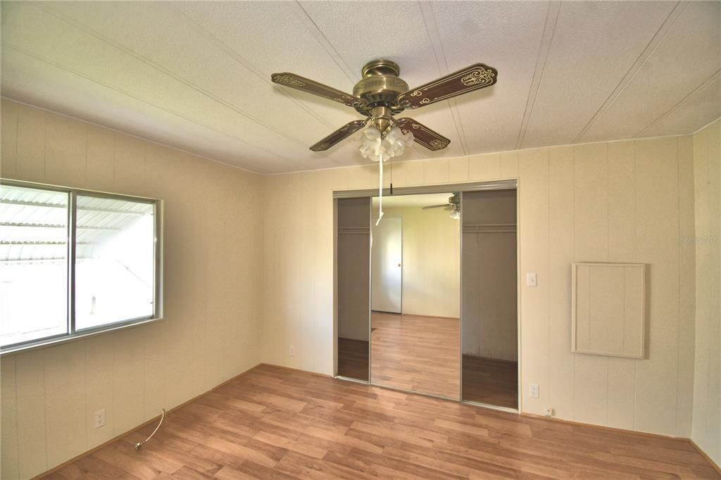 For Sale: $99,000 (2 beds, 2 baths, 1035 Square Feet)