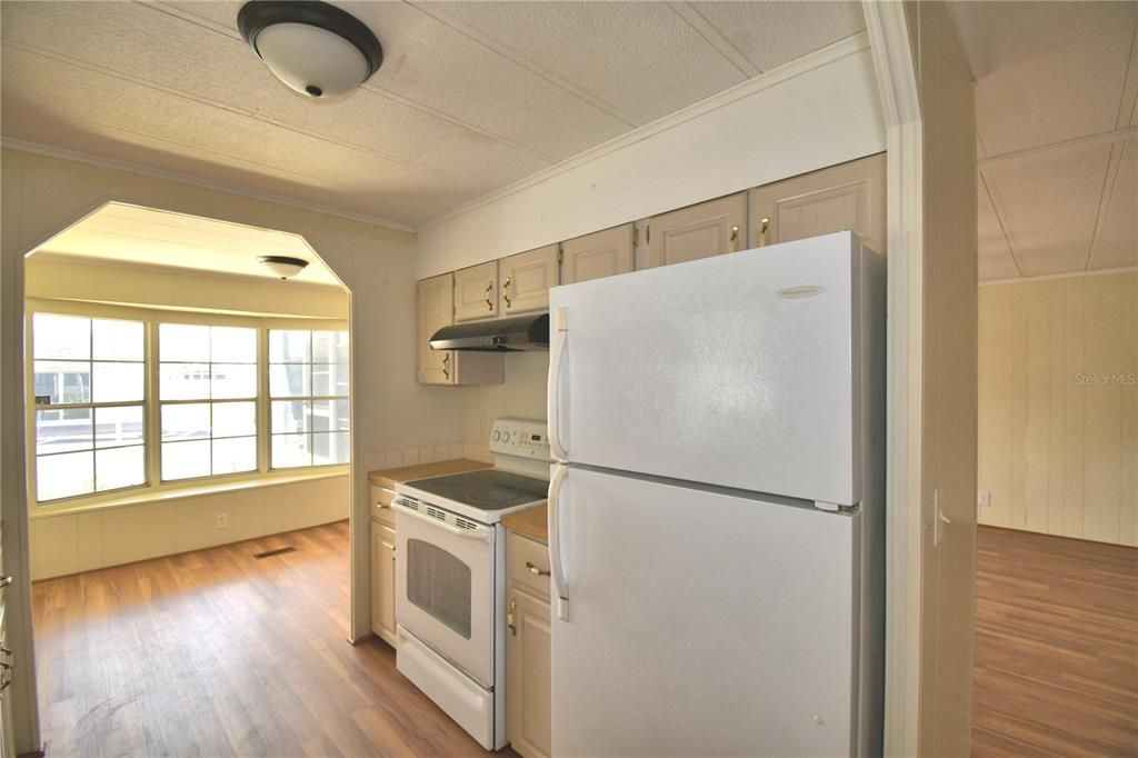 For Sale: $99,000 (2 beds, 2 baths, 1035 Square Feet)